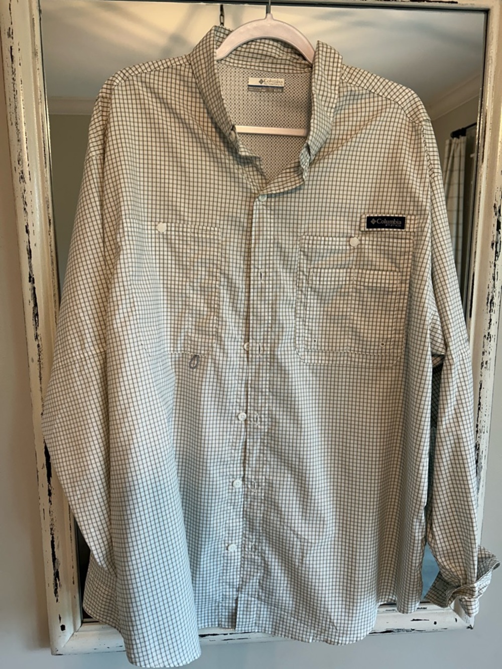 Columbia Men's Casual Button-Up Shirt in Light Blue and White Check